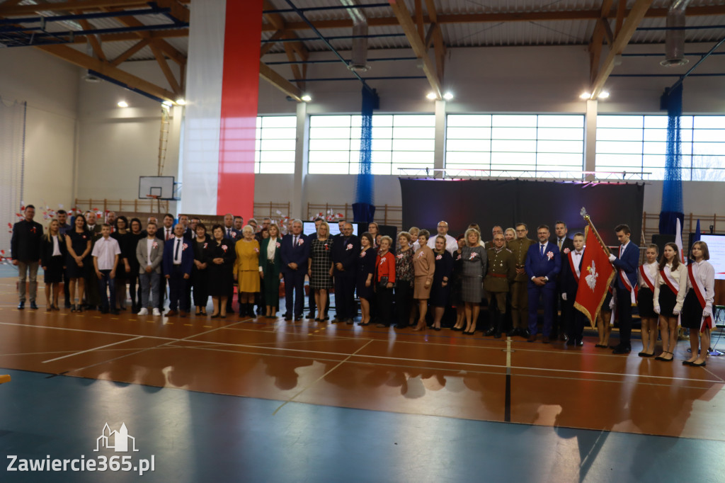 FOTORELACJA - Uroczystość Nadania Sztandaru Sp1 Poręba
