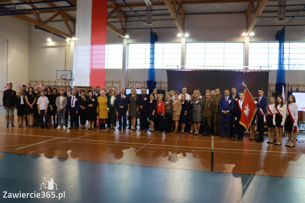 FOTORELACJA - Uroczystość Nadania Sztandaru Sp1 Poręba