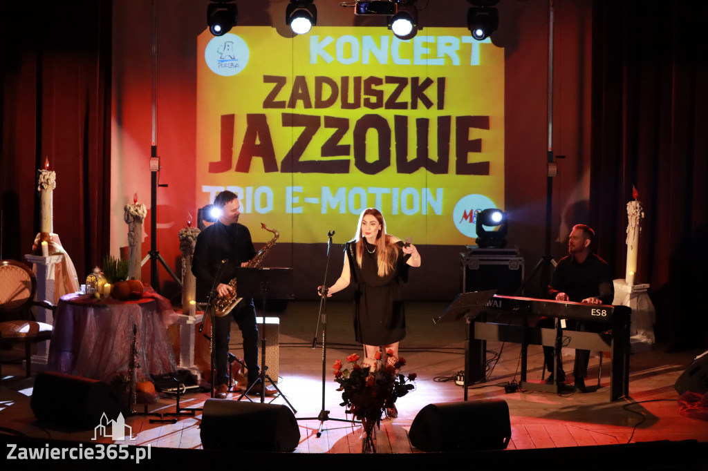 Fotorelacja Koncert Zaduszki Jezzowe w Porębie.