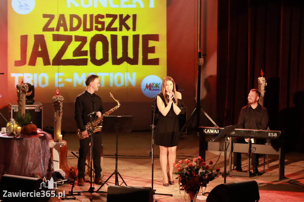 Fotorelacja Koncert Zaduszki Jezzowe w Porębie.