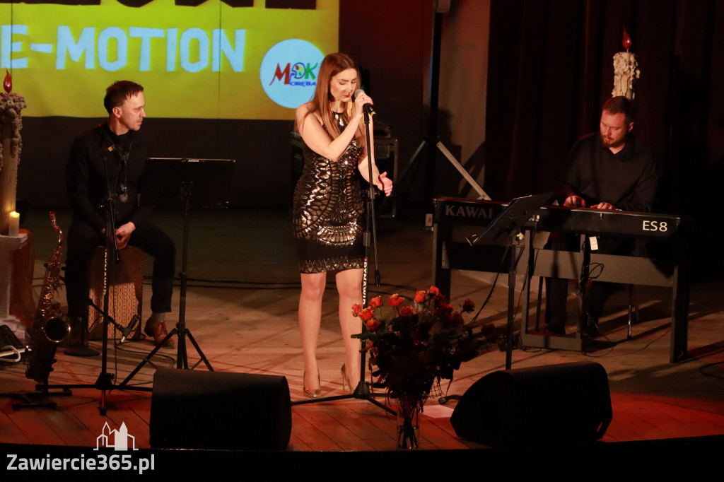 Fotorelacja Koncert Zaduszki Jezzowe w Porębie.