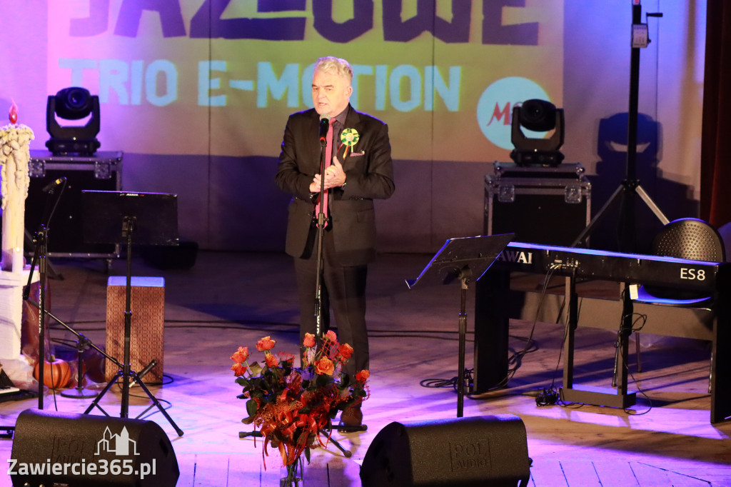 Fotorelacja Koncert Zaduszki Jezzowe w Porębie.