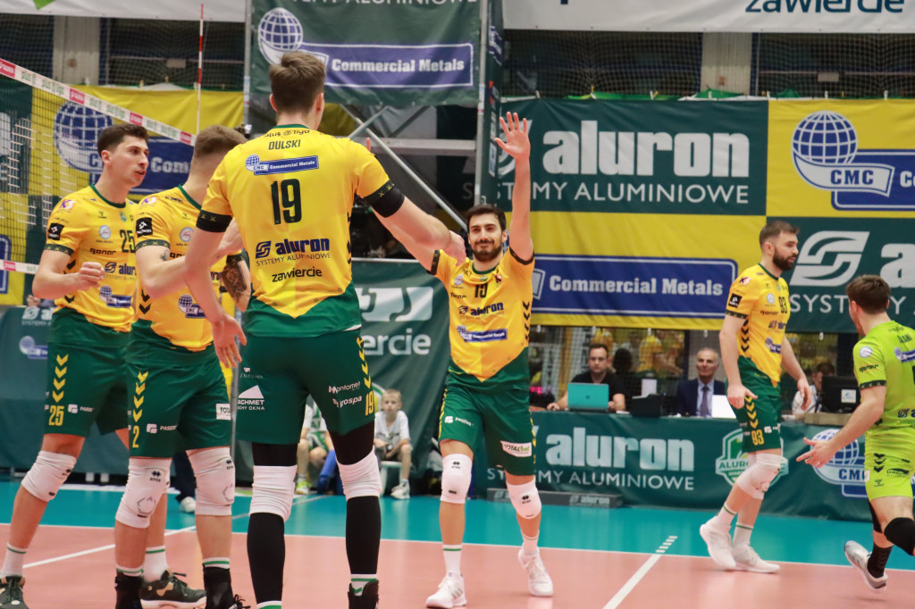 PRZEDŚWIĄTECZNE ZWYCIĘSTWO, RADOMIANIE POKONANI 3:0