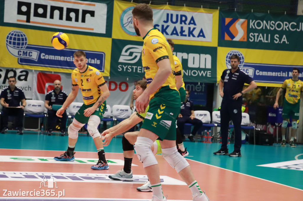 PRZEDŚWIĄTECZNE ZWYCIĘSTWO, RADOMIANIE POKONANI 3:0