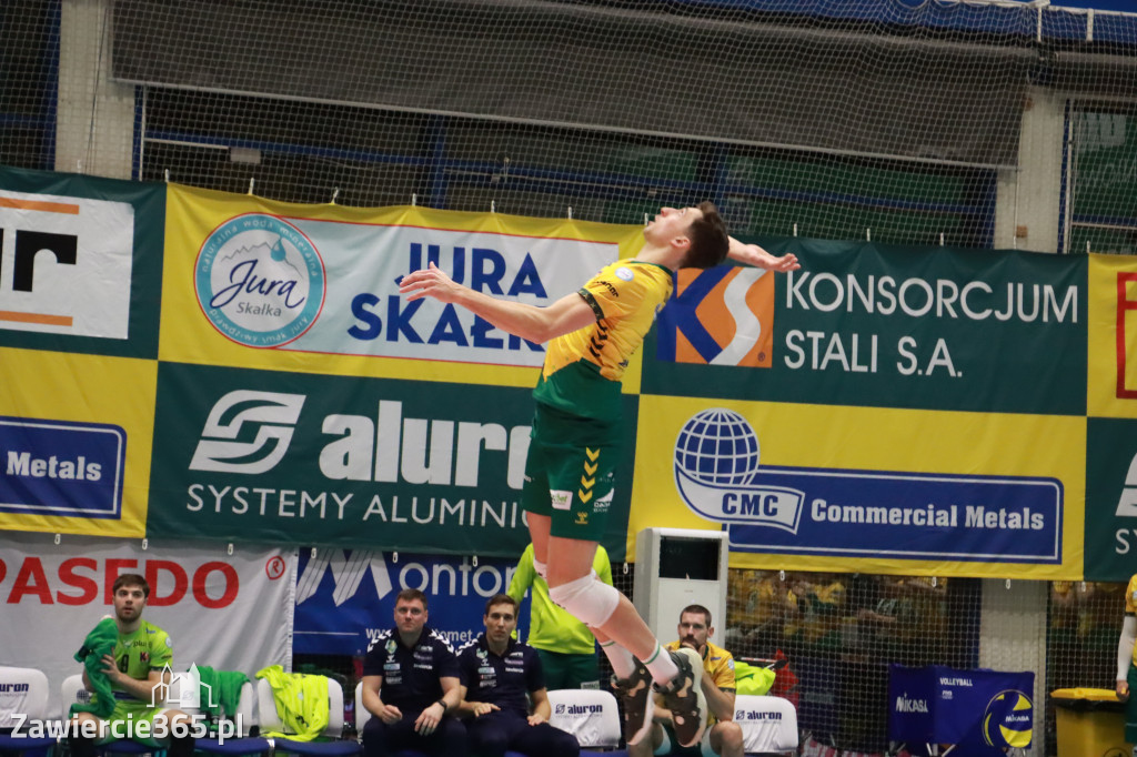 PRZEDŚWIĄTECZNE ZWYCIĘSTWO, RADOMIANIE POKONANI 3:0