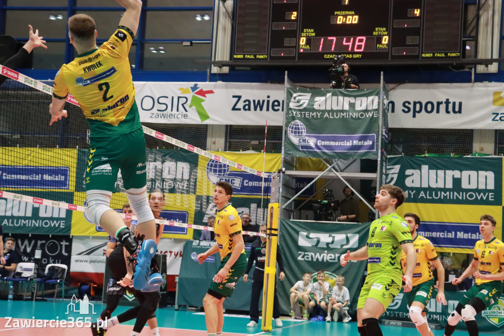 PRZEDŚWIĄTECZNE ZWYCIĘSTWO, RADOMIANIE POKONANI 3:0