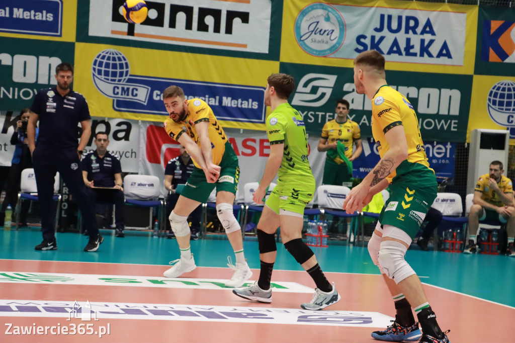 PRZEDŚWIĄTECZNE ZWYCIĘSTWO, RADOMIANIE POKONANI 3:0