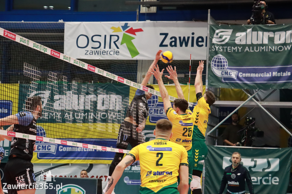 PRZEDŚWIĄTECZNE ZWYCIĘSTWO, RADOMIANIE POKONANI 3:0