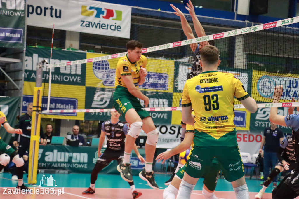 PRZEDŚWIĄTECZNE ZWYCIĘSTWO, RADOMIANIE POKONANI 3:0