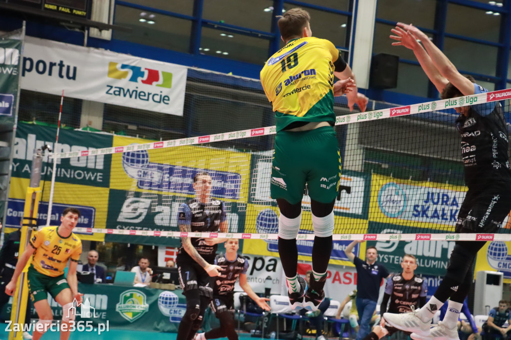 PRZEDŚWIĄTECZNE ZWYCIĘSTWO, RADOMIANIE POKONANI 3:0