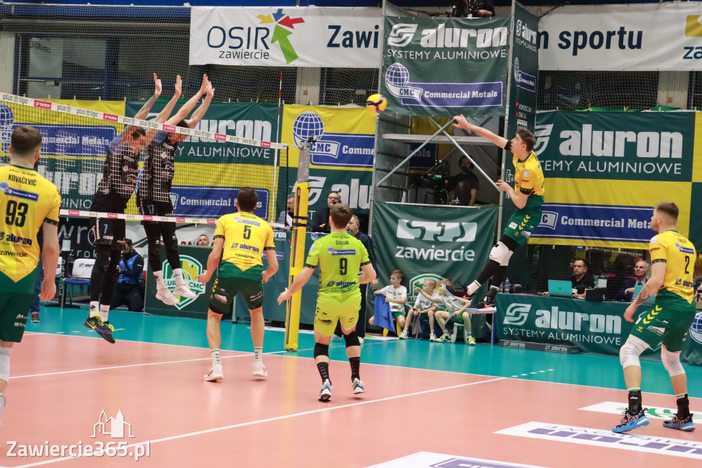 PRZEDŚWIĄTECZNE ZWYCIĘSTWO, RADOMIANIE POKONANI 3:0