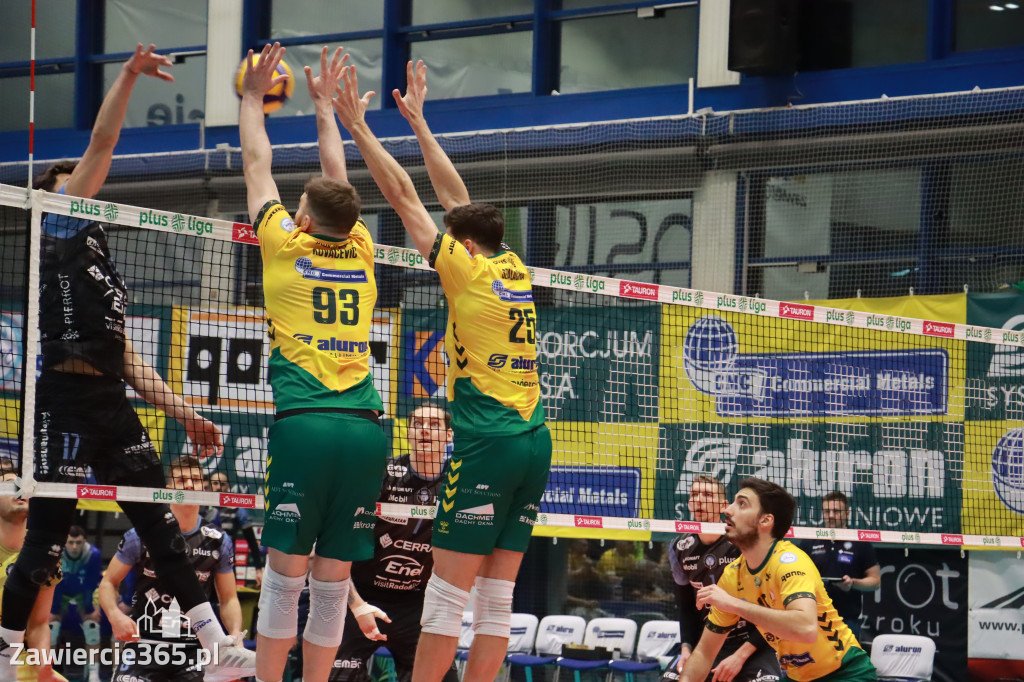 PRZEDŚWIĄTECZNE ZWYCIĘSTWO, RADOMIANIE POKONANI 3:0