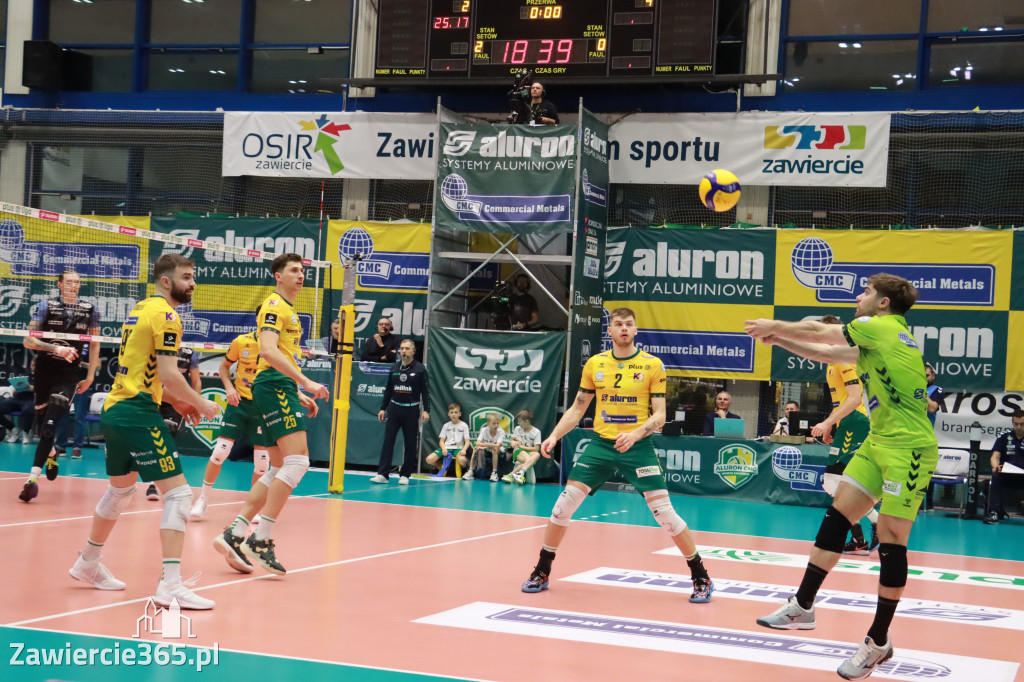 PRZEDŚWIĄTECZNE ZWYCIĘSTWO, RADOMIANIE POKONANI 3:0