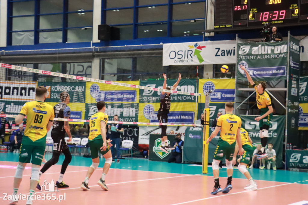 PRZEDŚWIĄTECZNE ZWYCIĘSTWO, RADOMIANIE POKONANI 3:0