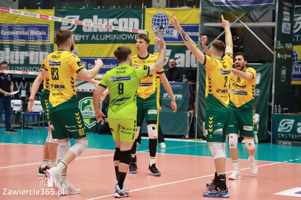 PRZEDŚWIĄTECZNE ZWYCIĘSTWO, RADOMIANIE POKONANI 3:0