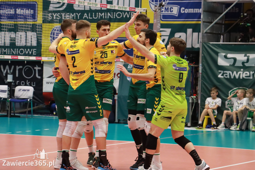 PRZEDŚWIĄTECZNE ZWYCIĘSTWO, RADOMIANIE POKONANI 3:0