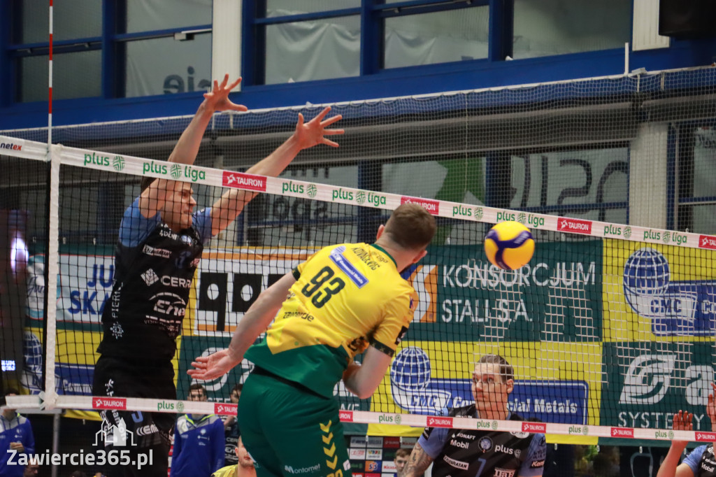 PRZEDŚWIĄTECZNE ZWYCIĘSTWO, RADOMIANIE POKONANI 3:0