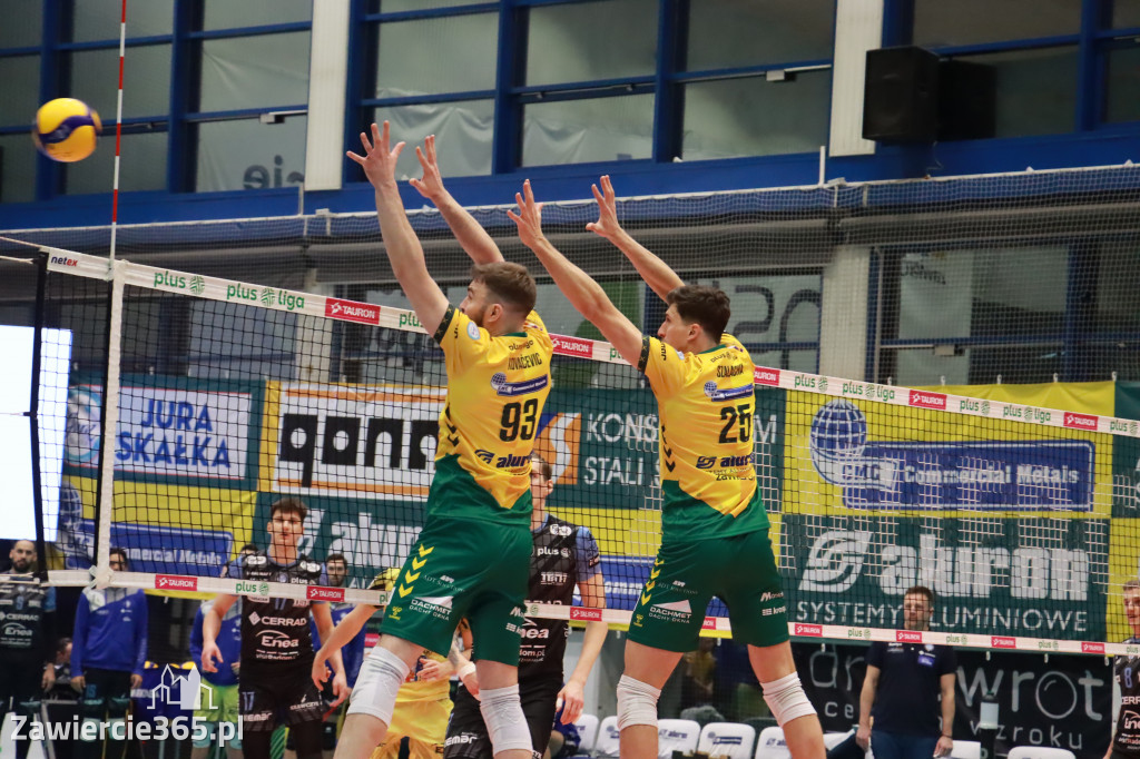 PRZEDŚWIĄTECZNE ZWYCIĘSTWO, RADOMIANIE POKONANI 3:0