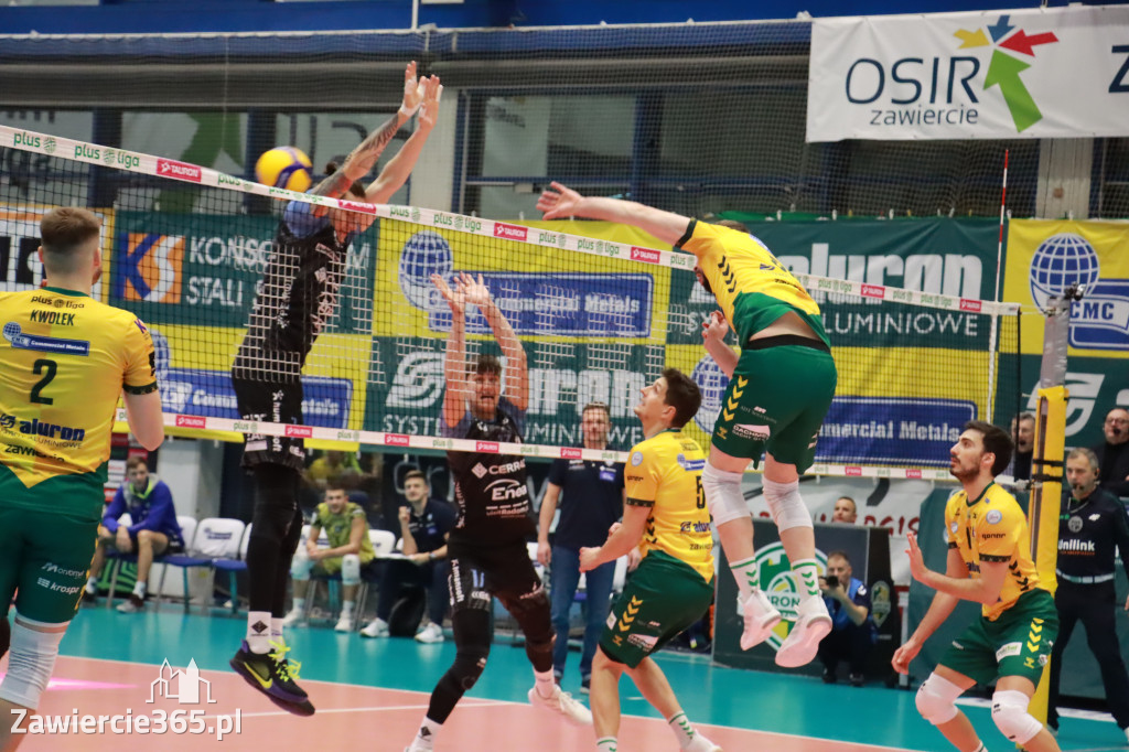 PRZEDŚWIĄTECZNE ZWYCIĘSTWO, RADOMIANIE POKONANI 3:0