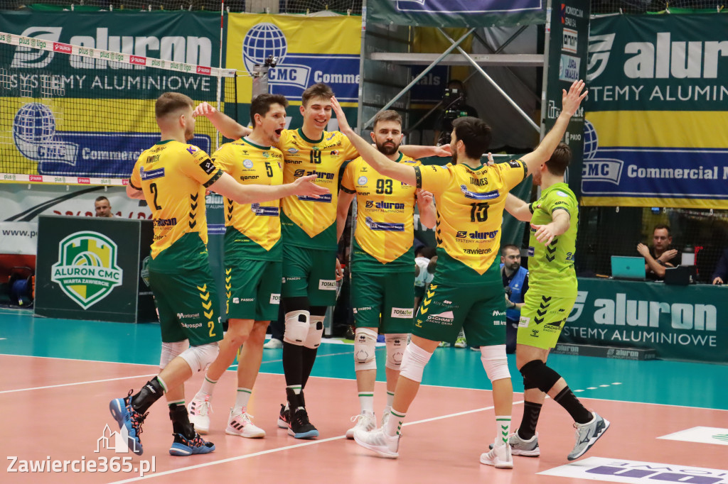 PRZEDŚWIĄTECZNE ZWYCIĘSTWO, RADOMIANIE POKONANI 3:0