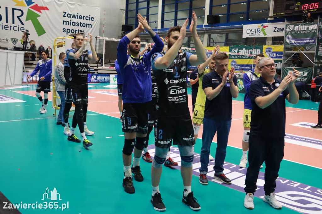 PRZEDŚWIĄTECZNE ZWYCIĘSTWO, RADOMIANIE POKONANI 3:0