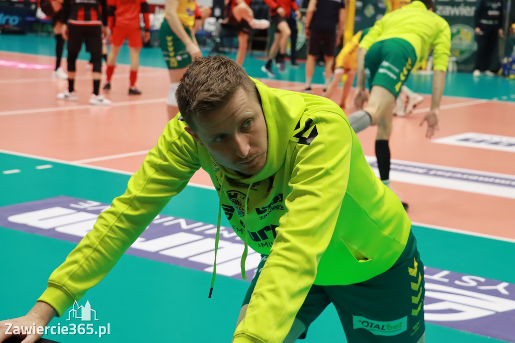 Rycerze nie dali szans Asseco Resovii Rzeszów i po zwycięstwie 3:0 awansowali na pozycję lidera