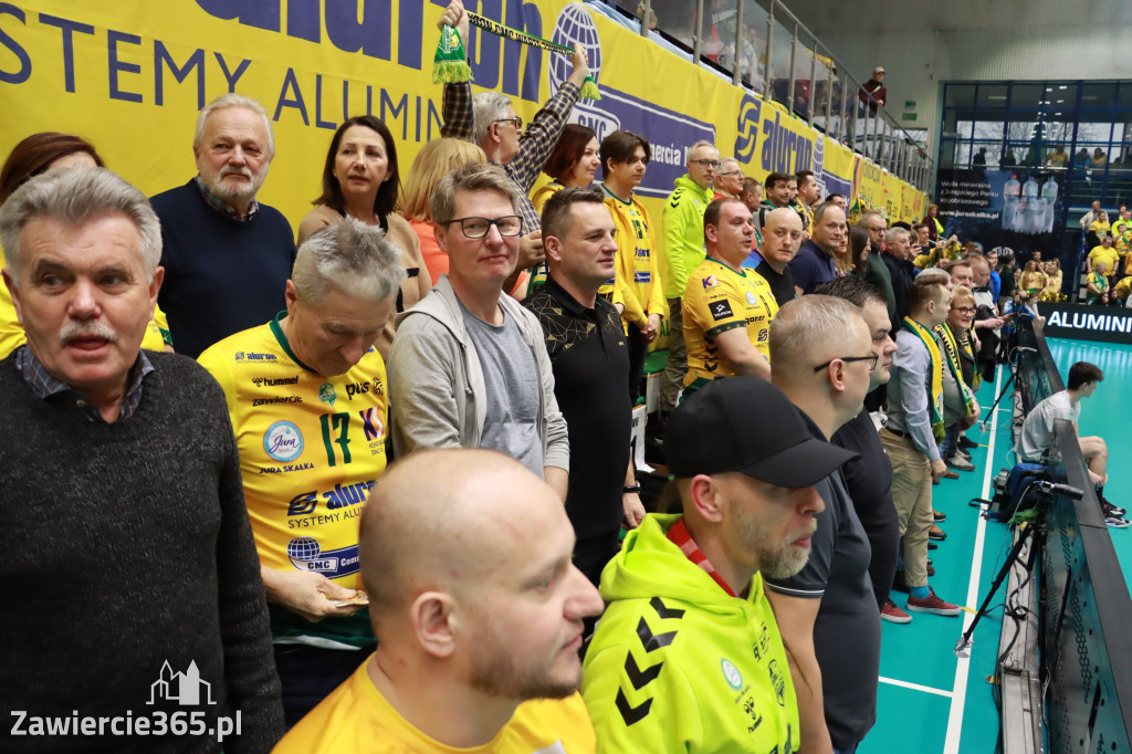 Rycerze nie dali szans Asseco Resovii Rzeszów i po zwycięstwie 3:0 awansowali na pozycję lidera