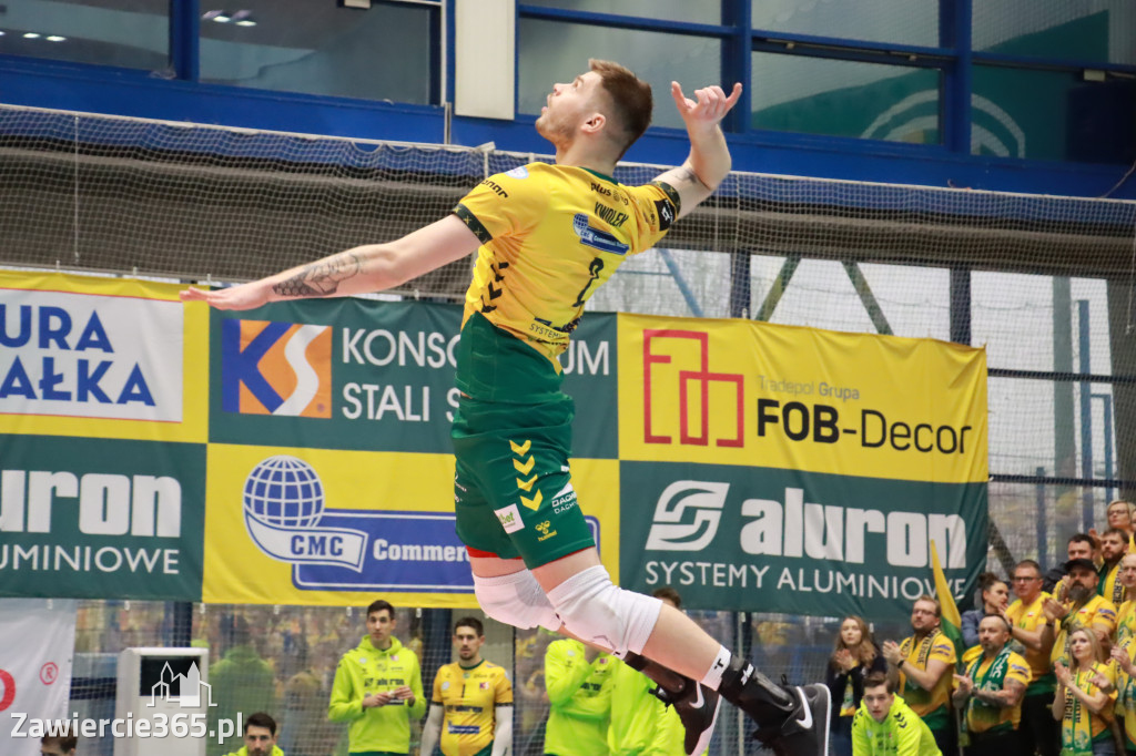 Rycerze nie dali szans Asseco Resovii Rzeszów i po zwycięstwie 3:0 awansowali na pozycję lidera