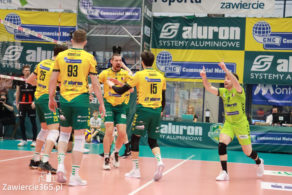 Rycerze nie dali szans Asseco Resovii Rzeszów i po zwycięstwie 3:0 awansowali na pozycję lidera