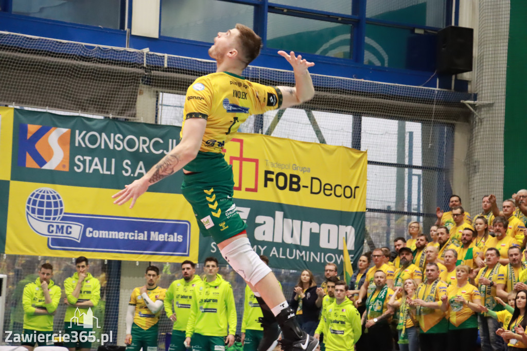 Rycerze nie dali szans Asseco Resovii Rzeszów i po zwycięstwie 3:0 awansowali na pozycję lidera