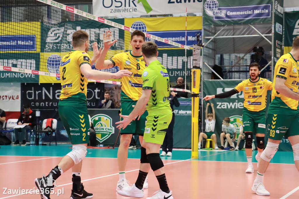 Rycerze nie dali szans Asseco Resovii Rzeszów i po zwycięstwie 3:0 awansowali na pozycję lidera