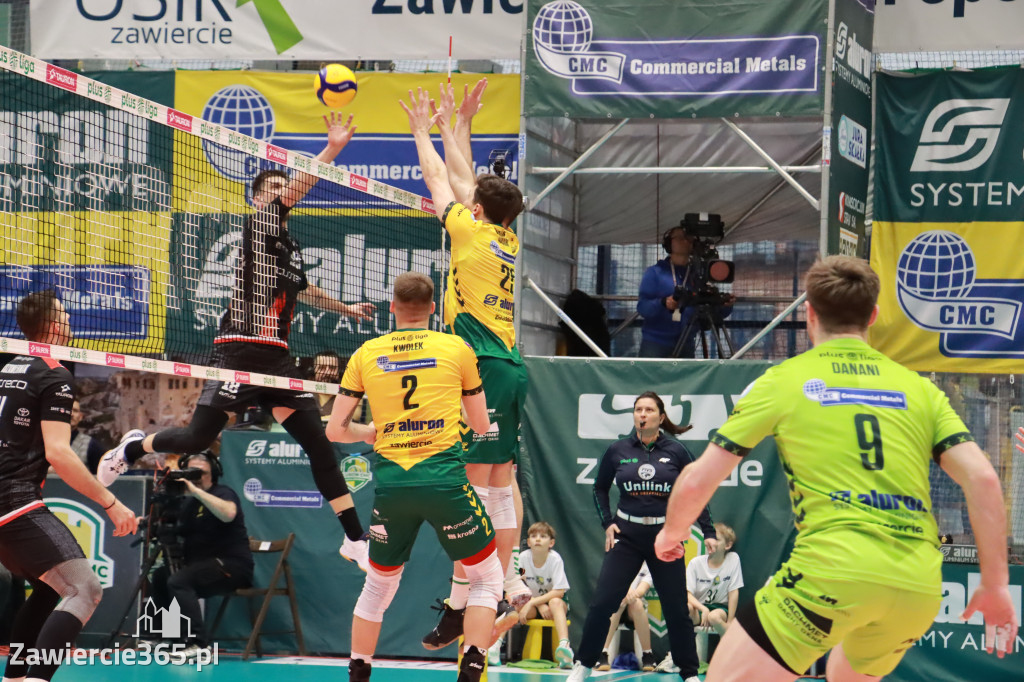Rycerze nie dali szans Asseco Resovii Rzeszów i po zwycięstwie 3:0 awansowali na pozycję lidera
