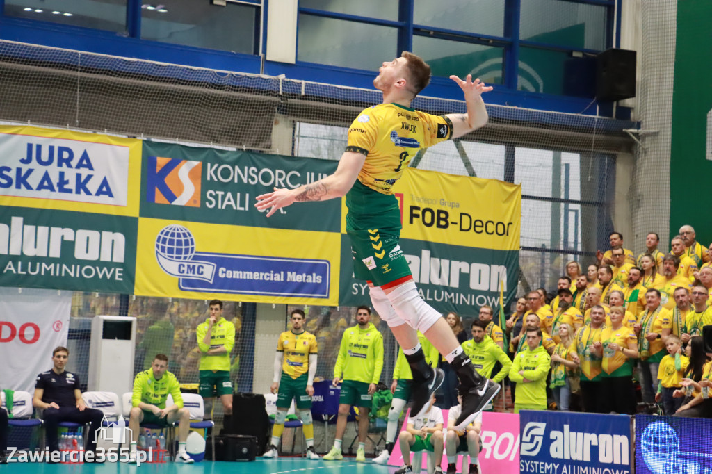 Rycerze nie dali szans Asseco Resovii Rzeszów i po zwycięstwie 3:0 awansowali na pozycję lidera