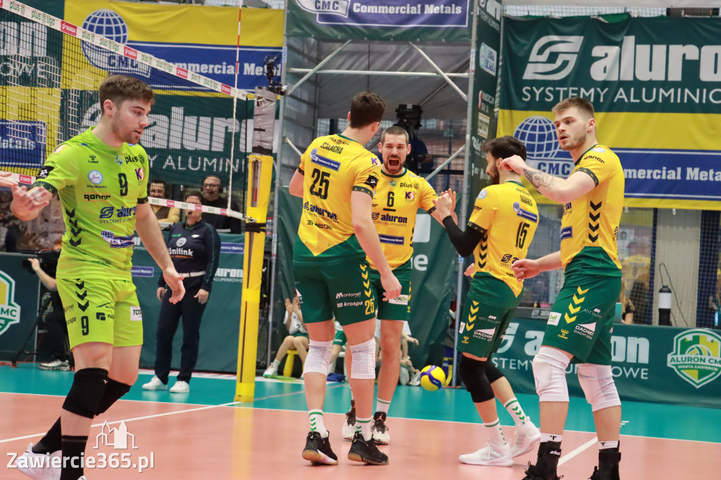 Rycerze nie dali szans Asseco Resovii Rzeszów i po zwycięstwie 3:0 awansowali na pozycję lidera