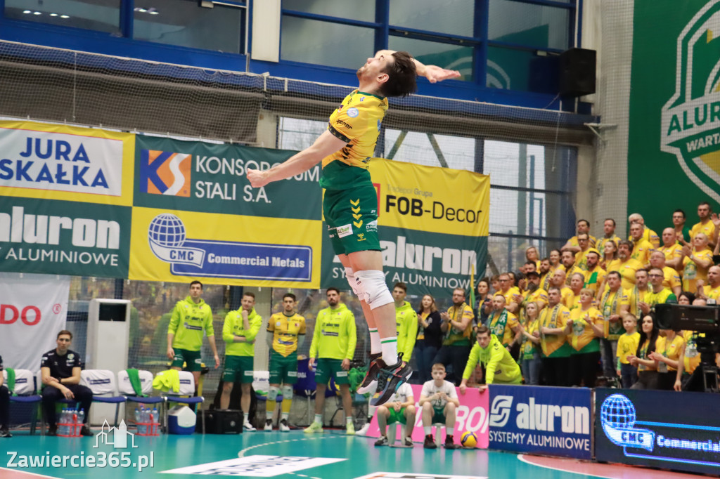Rycerze nie dali szans Asseco Resovii Rzeszów i po zwycięstwie 3:0 awansowali na pozycję lidera