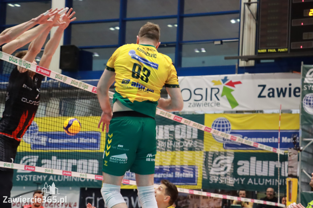 Rycerze nie dali szans Asseco Resovii Rzeszów i po zwycięstwie 3:0 awansowali na pozycję lidera