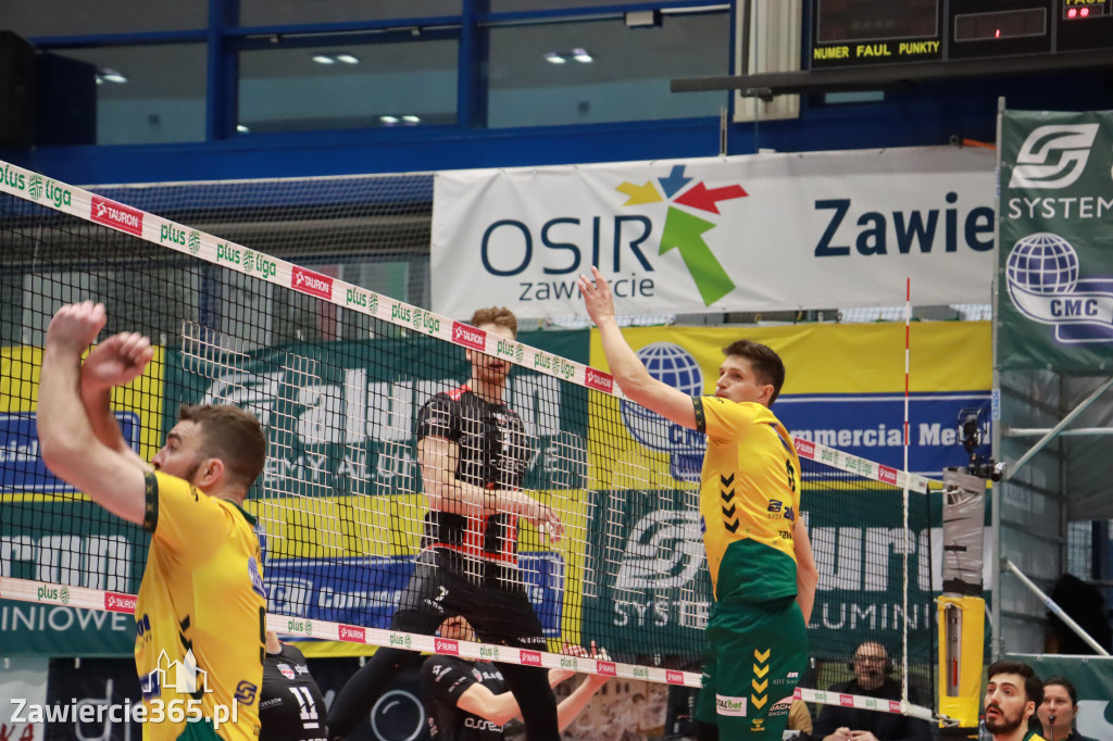 Rycerze nie dali szans Asseco Resovii Rzeszów i po zwycięstwie 3:0 awansowali na pozycję lidera