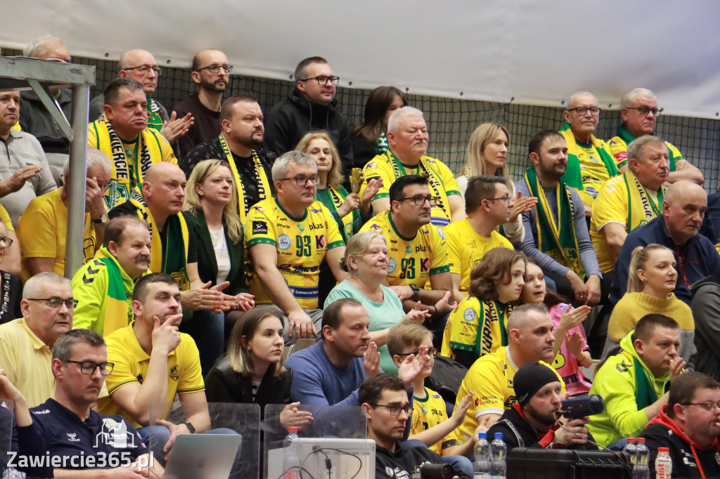 Rycerze nie dali szans Asseco Resovii Rzeszów i po zwycięstwie 3:0 awansowali na pozycję lidera
