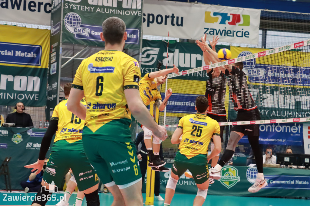 Rycerze nie dali szans Asseco Resovii Rzeszów i po zwycięstwie 3:0 awansowali na pozycję lidera