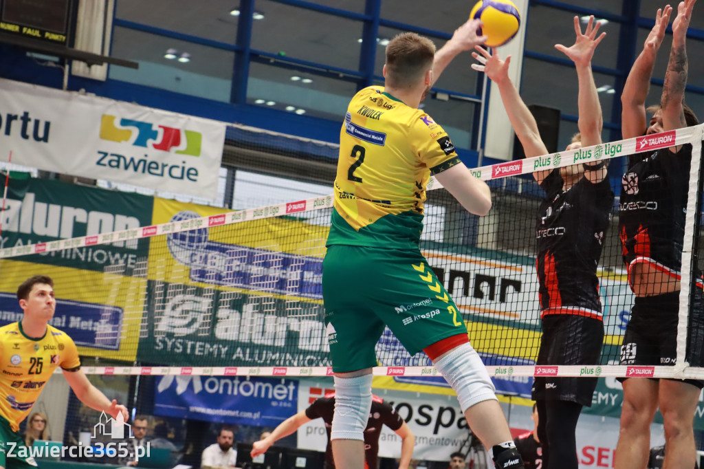 Rycerze nie dali szans Asseco Resovii Rzeszów i po zwycięstwie 3:0 awansowali na pozycję lidera