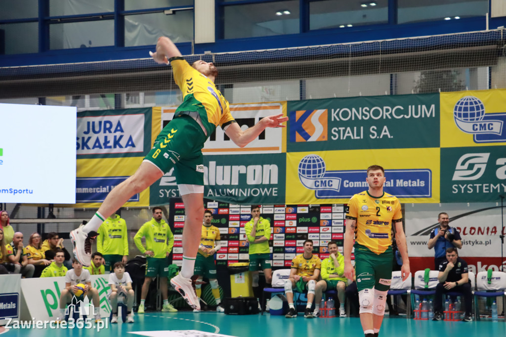 Rycerze nie dali szans Asseco Resovii Rzeszów i po zwycięstwie 3:0 awansowali na pozycję lidera