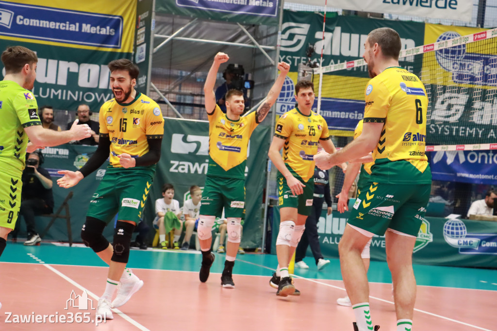 Rycerze nie dali szans Asseco Resovii Rzeszów i po zwycięstwie 3:0 awansowali na pozycję lidera