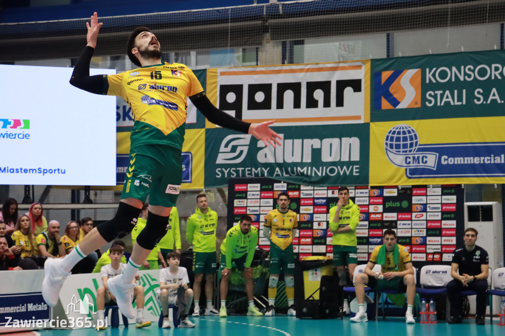 Rycerze nie dali szans Asseco Resovii Rzeszów i po zwycięstwie 3:0 awansowali na pozycję lidera