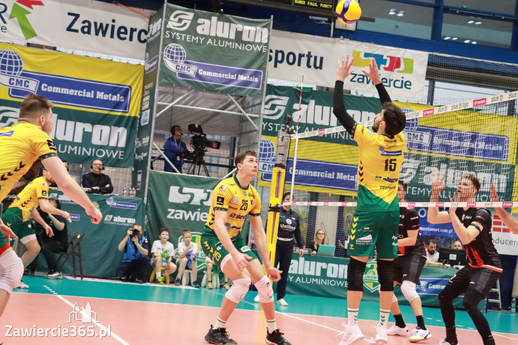 Rycerze nie dali szans Asseco Resovii Rzeszów i po zwycięstwie 3:0 awansowali na pozycję lidera
