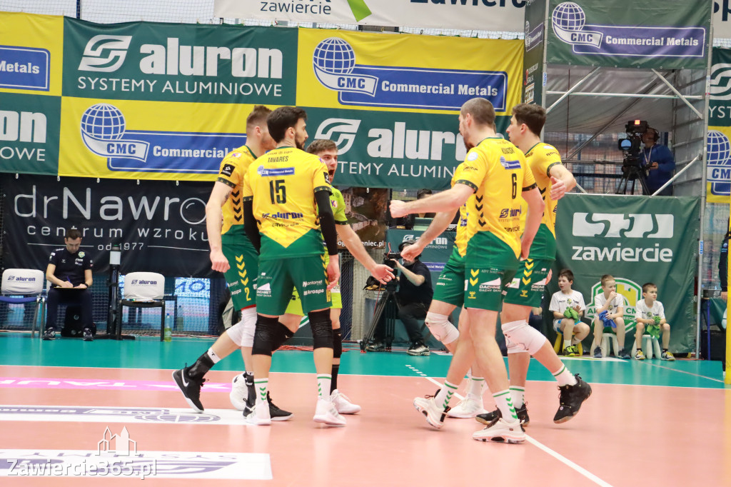 Rycerze nie dali szans Asseco Resovii Rzeszów i po zwycięstwie 3:0 awansowali na pozycję lidera