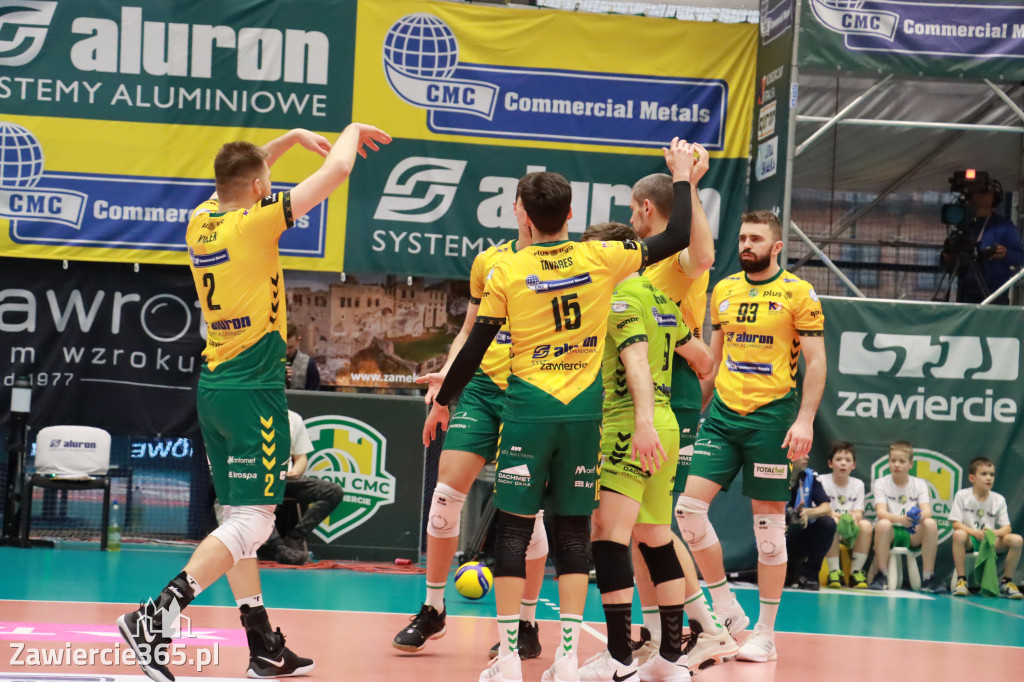 Rycerze nie dali szans Asseco Resovii Rzeszów i po zwycięstwie 3:0 awansowali na pozycję lidera