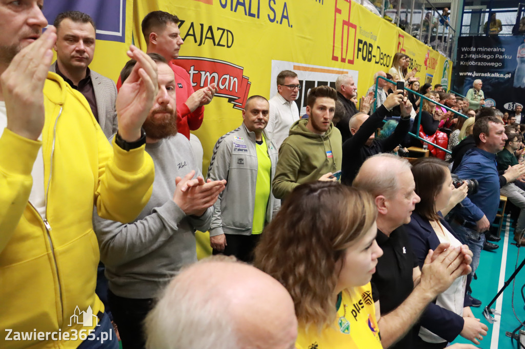 Rycerze nie dali szans Asseco Resovii Rzeszów i po zwycięstwie 3:0 awansowali na pozycję lidera