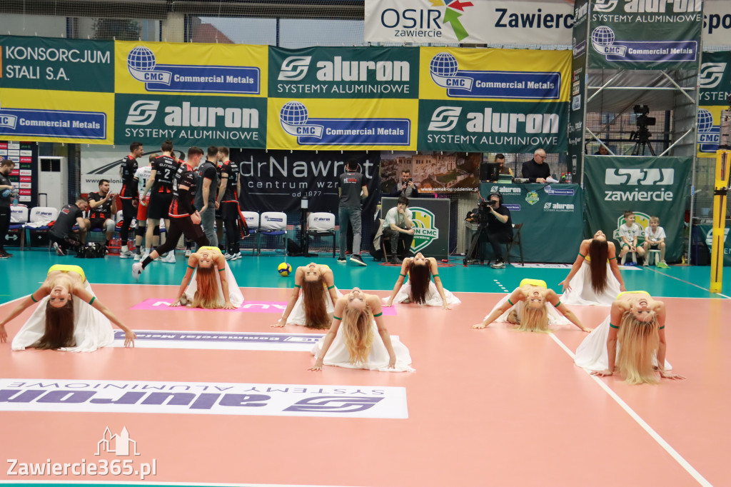 Rycerze nie dali szans Asseco Resovii Rzeszów i po zwycięstwie 3:0 awansowali na pozycję lidera