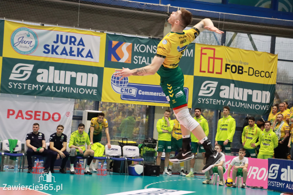 Rycerze nie dali szans Asseco Resovii Rzeszów i po zwycięstwie 3:0 awansowali na pozycję lidera