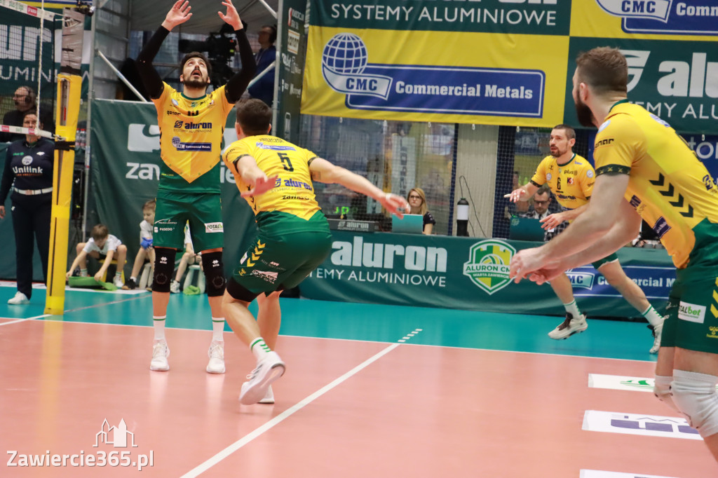 Rycerze nie dali szans Asseco Resovii Rzeszów i po zwycięstwie 3:0 awansowali na pozycję lidera